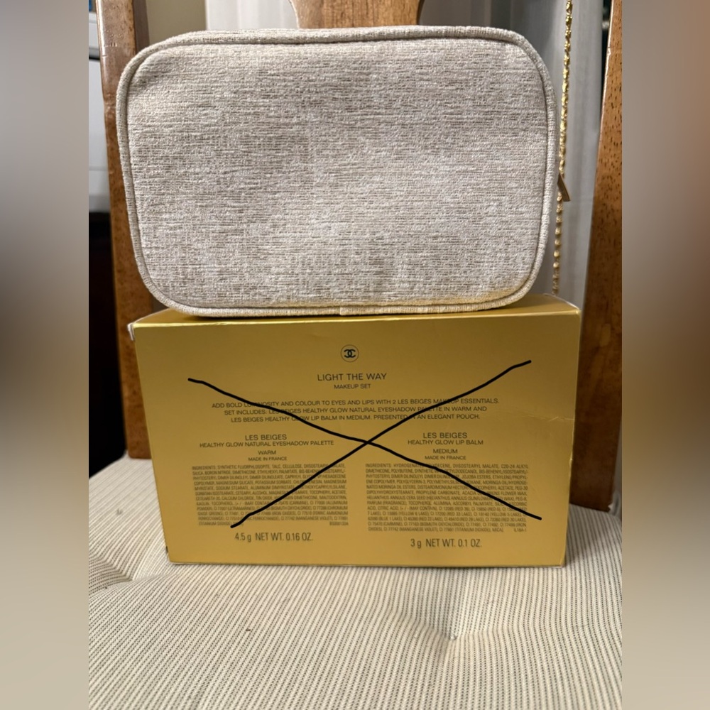 Authentic Chanel Cream Women's Cosmetic Bag Makeup Pouch New with Box - Picture 2 of 13